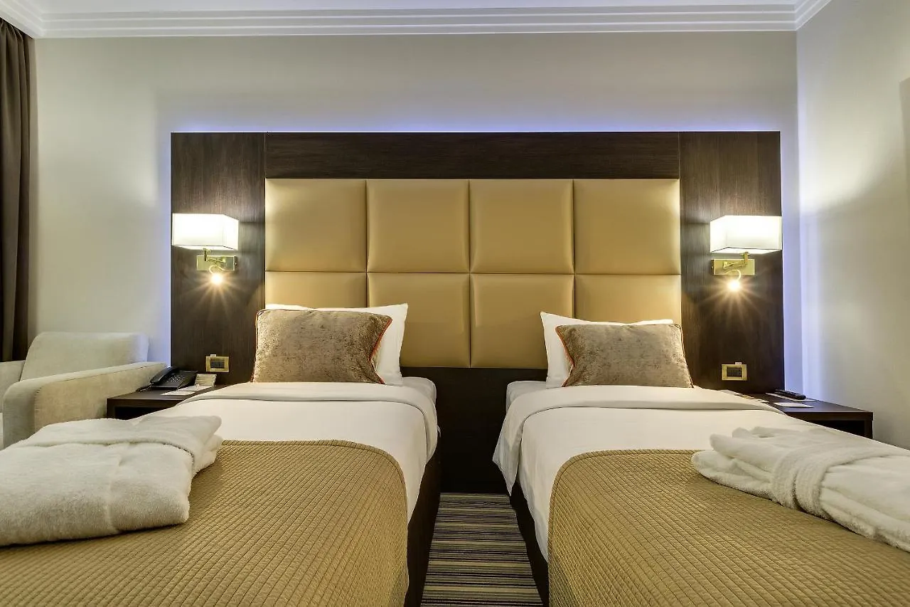 Premier Hotel Dnister Lviv