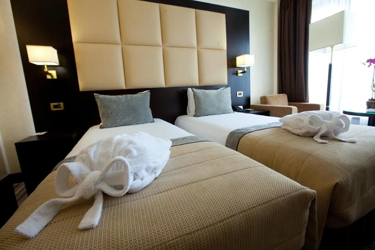 Premier Hotel Dnister Lvov