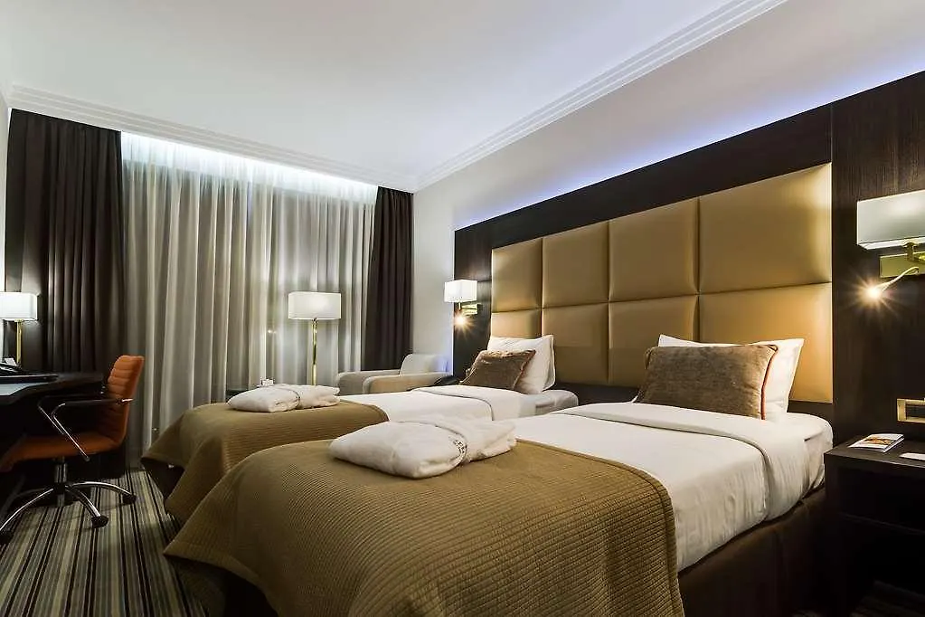 Premier Hotel Dnister Lvov 4*,