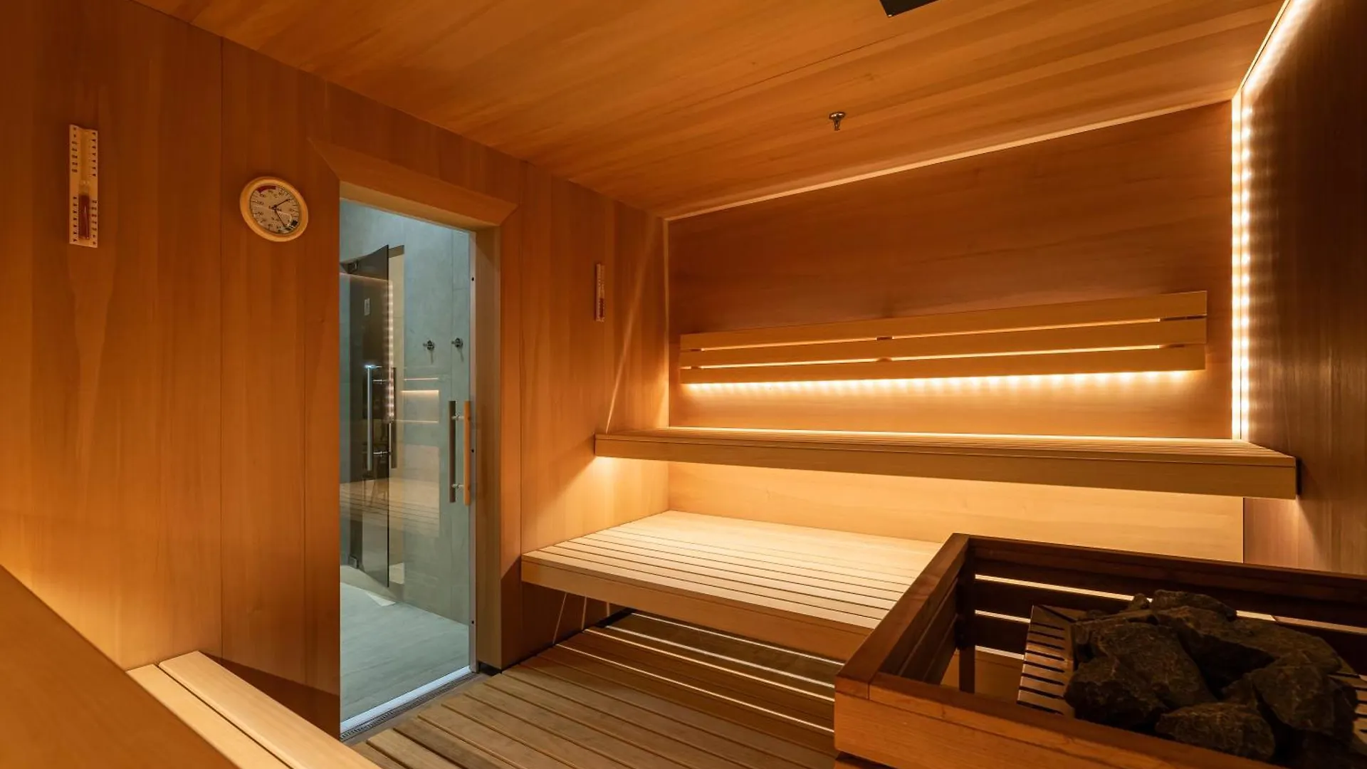 Premier Hotel Dnister Lviv
