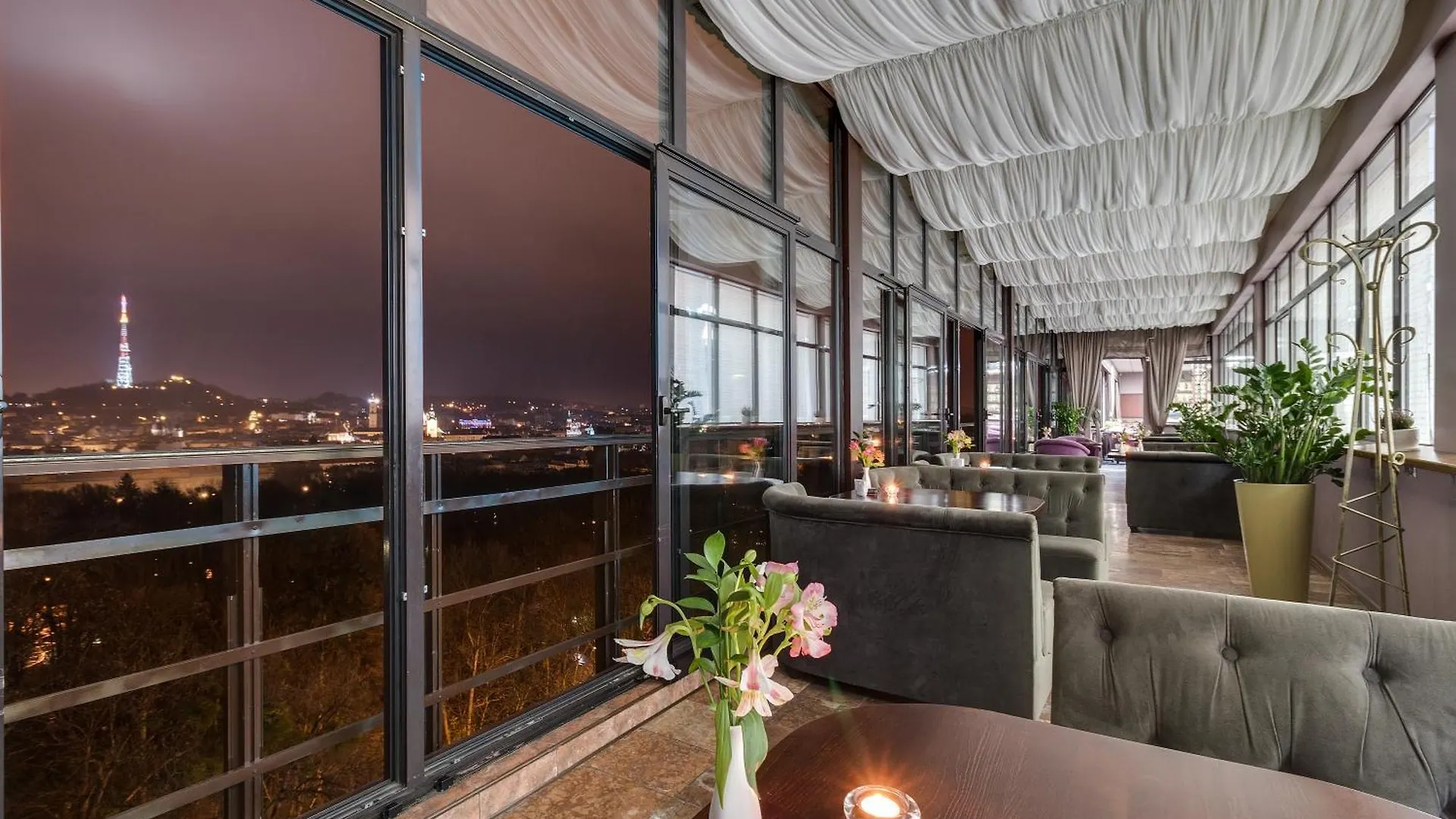 Premier Hotel Dnister Lviv