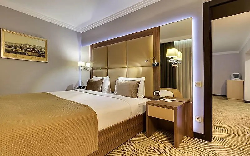 Premier Hotel Dnister Lviv