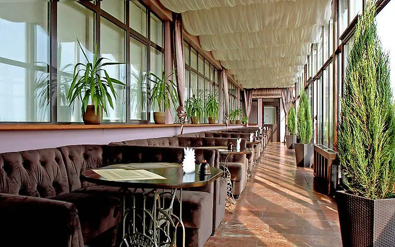 Premier Hotel Dnister Lviv