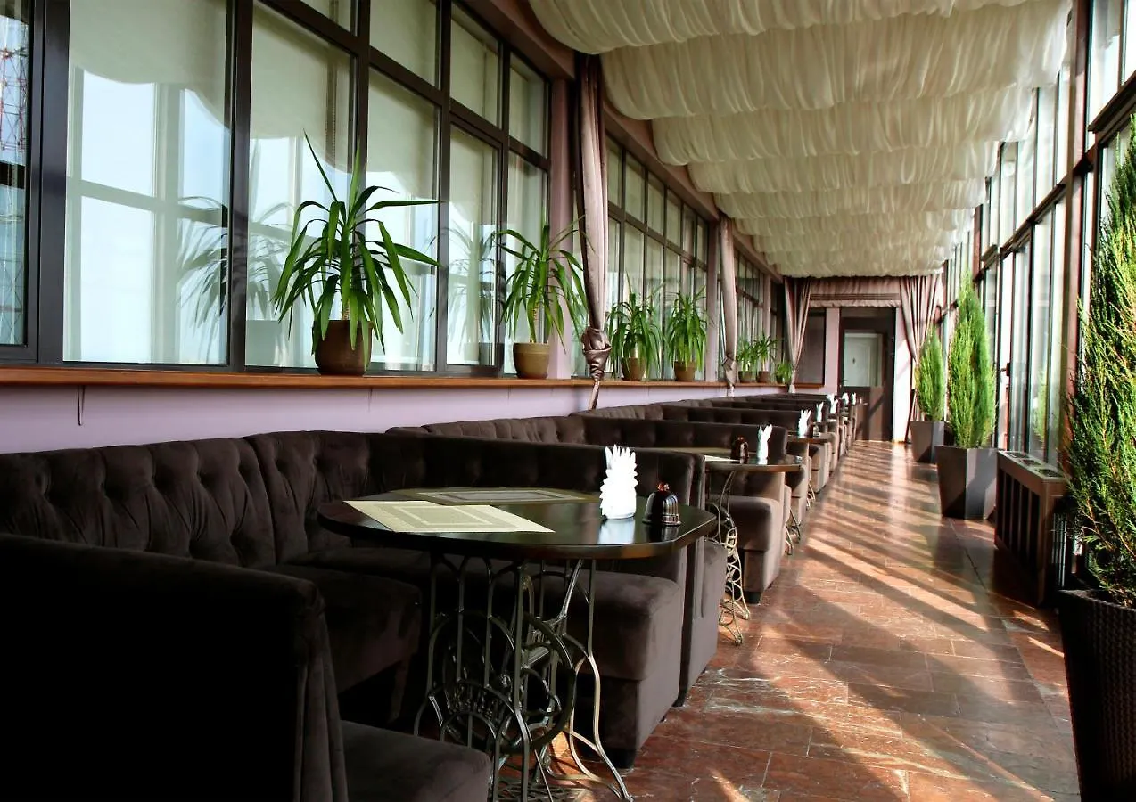 Premier Hotel Dnister Lviv