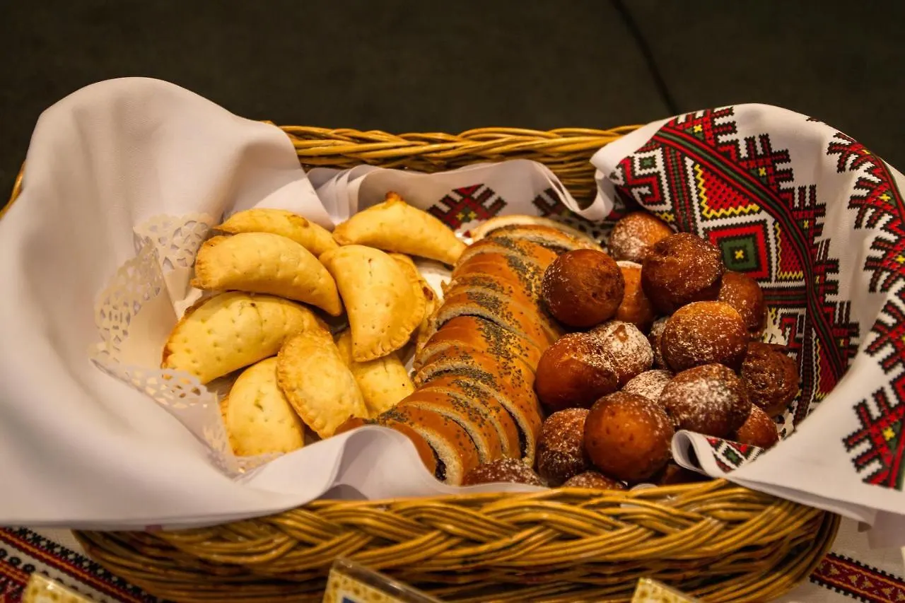 Premier Hotel Dnister Lviv