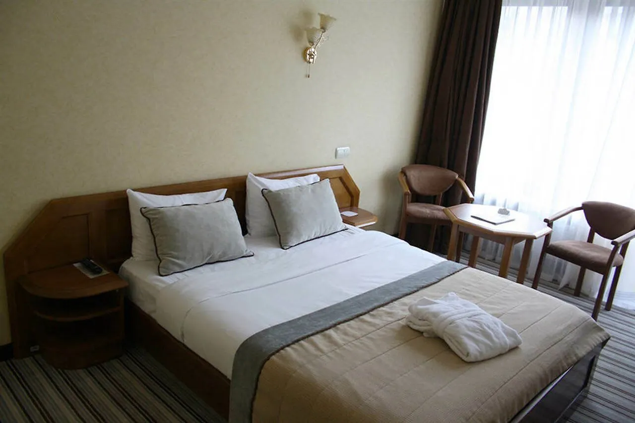 Premier Hotel Dnister Lwów