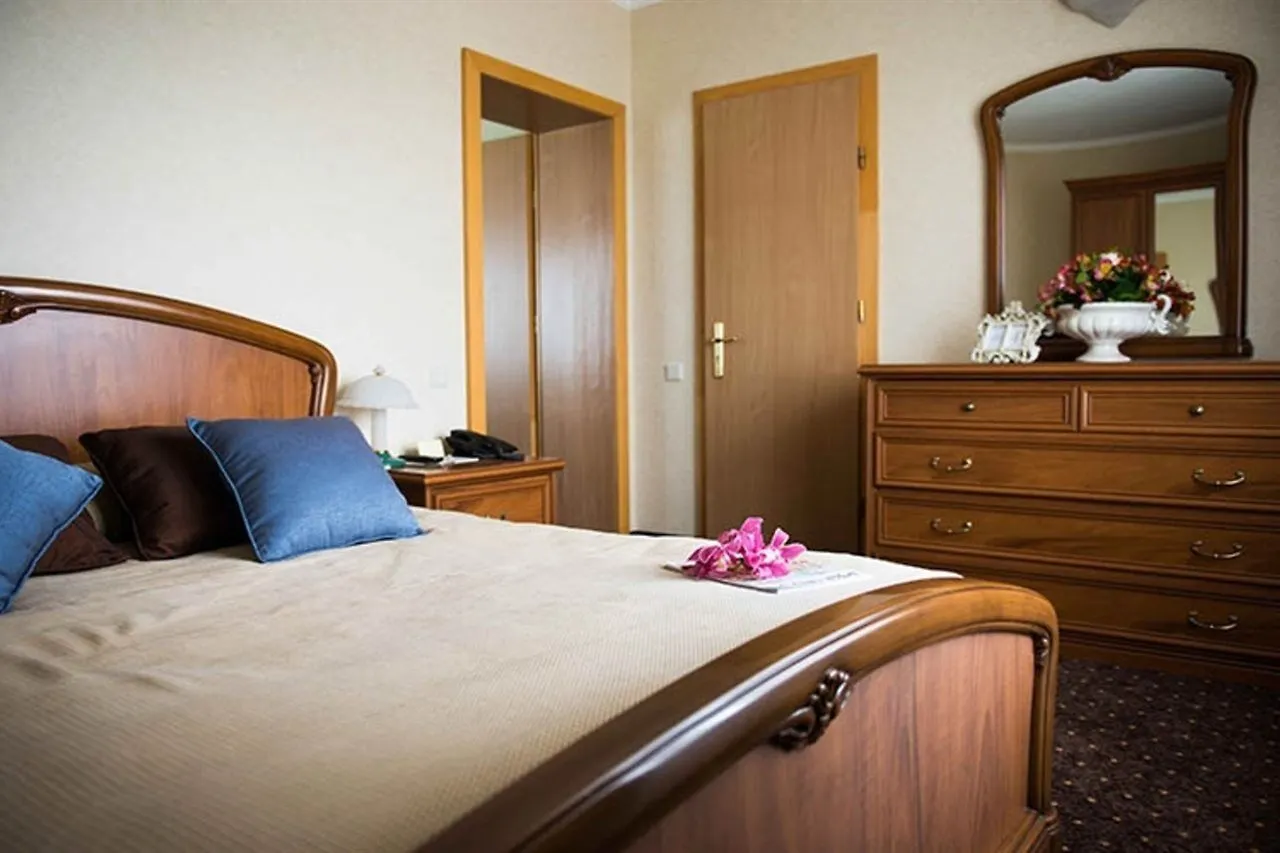Premier Hotel Dnister Lwów
