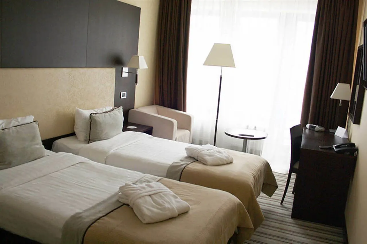 Premier Hotel Dnister Leópolis 4*,  Ucrania